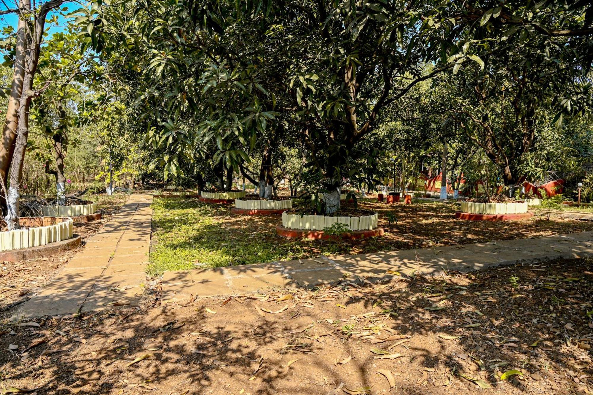 The Rippling Edge - River Front Property Karjat Bagian luar foto